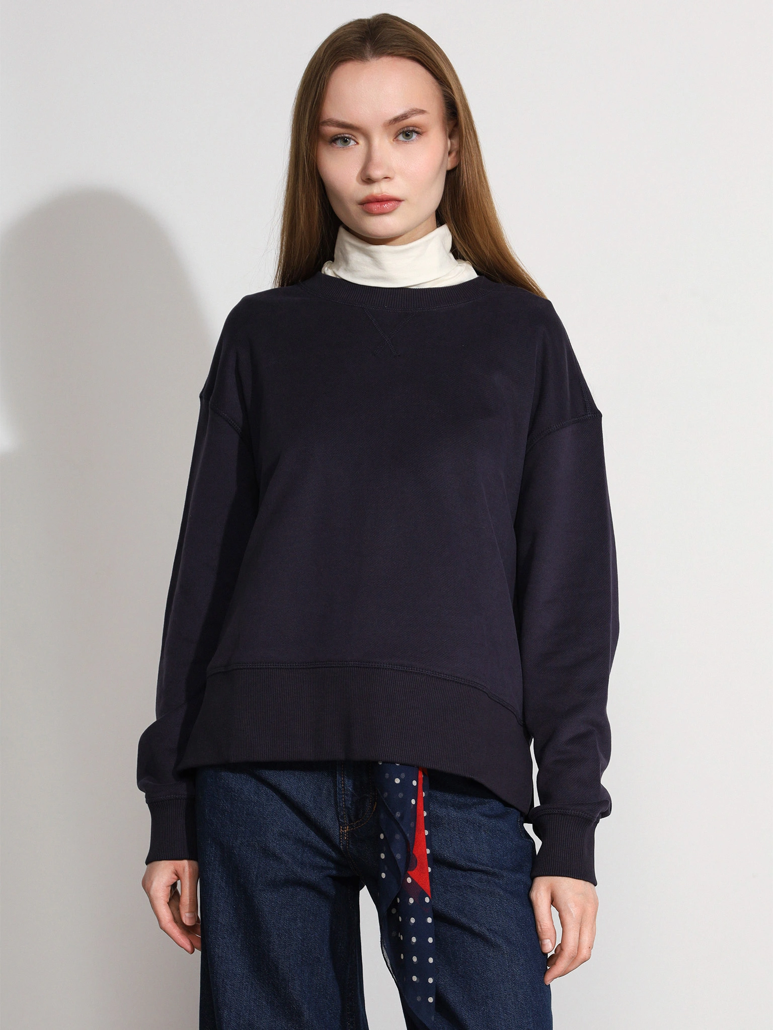 Толстовка темно-синего цвета из смесового хлопка